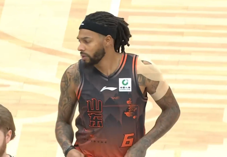 彩客网直播中心-山东男篮完胜南京评分出炉，于德豪吃饺子，高诗岩状态低迷